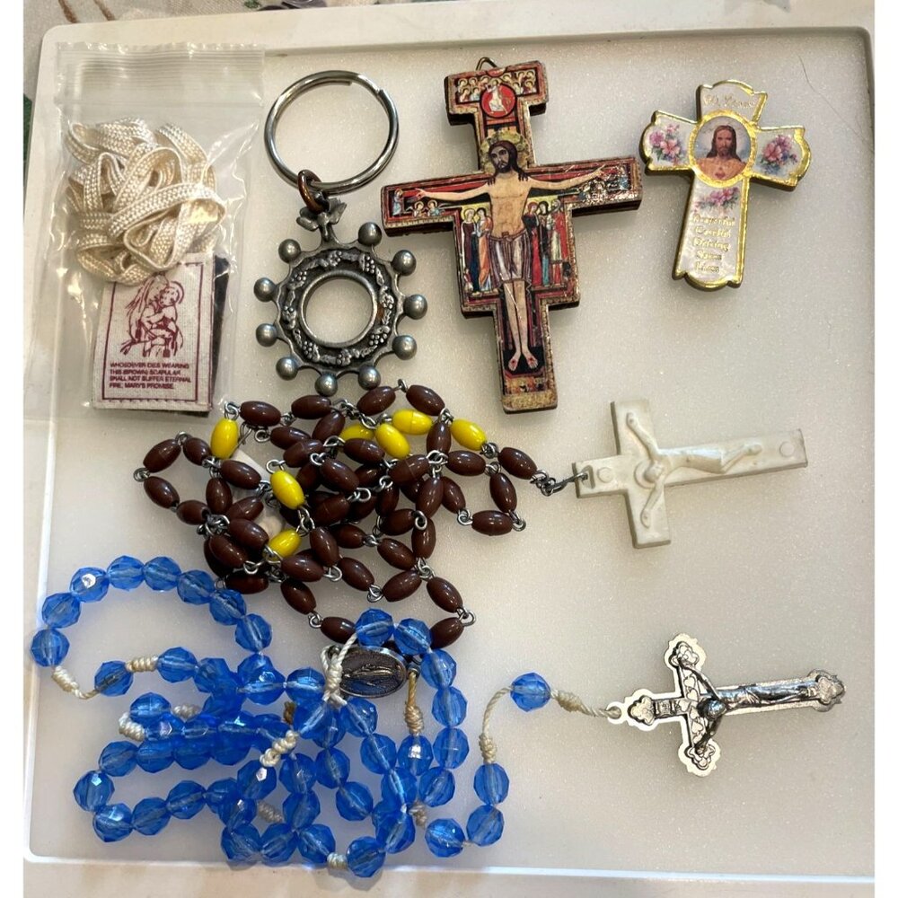 Lot Of Religious Crucifixes Handmade Rosaries Scapula & Finger Rosary Keychain